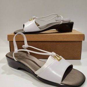 New NIB Unisa Womens White Leather Zorro Sandals